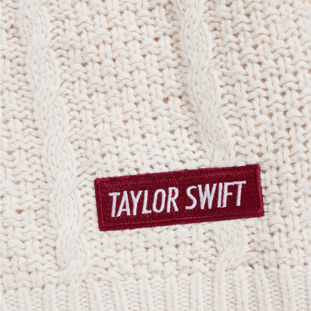 NWT Taylor Swift Red Cardigan size XS/S - Picture 3 of 5